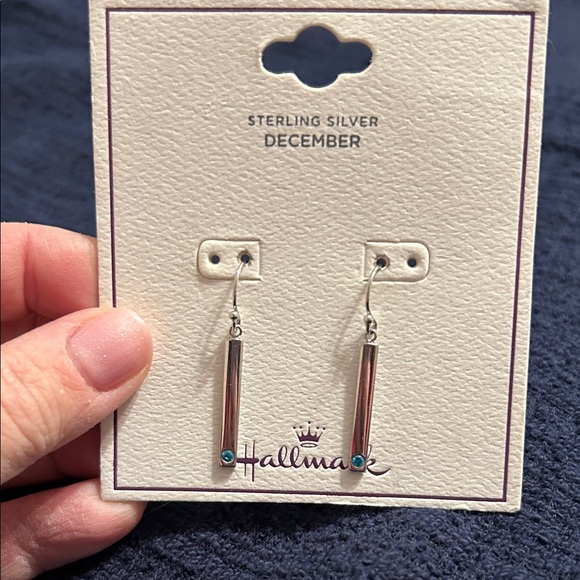 December earrings - Picture 2 of 6